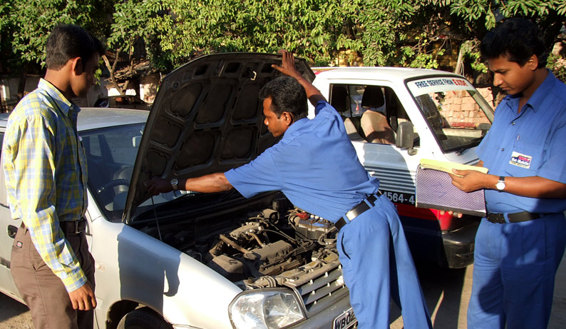 What are the signs of a bad car battery?